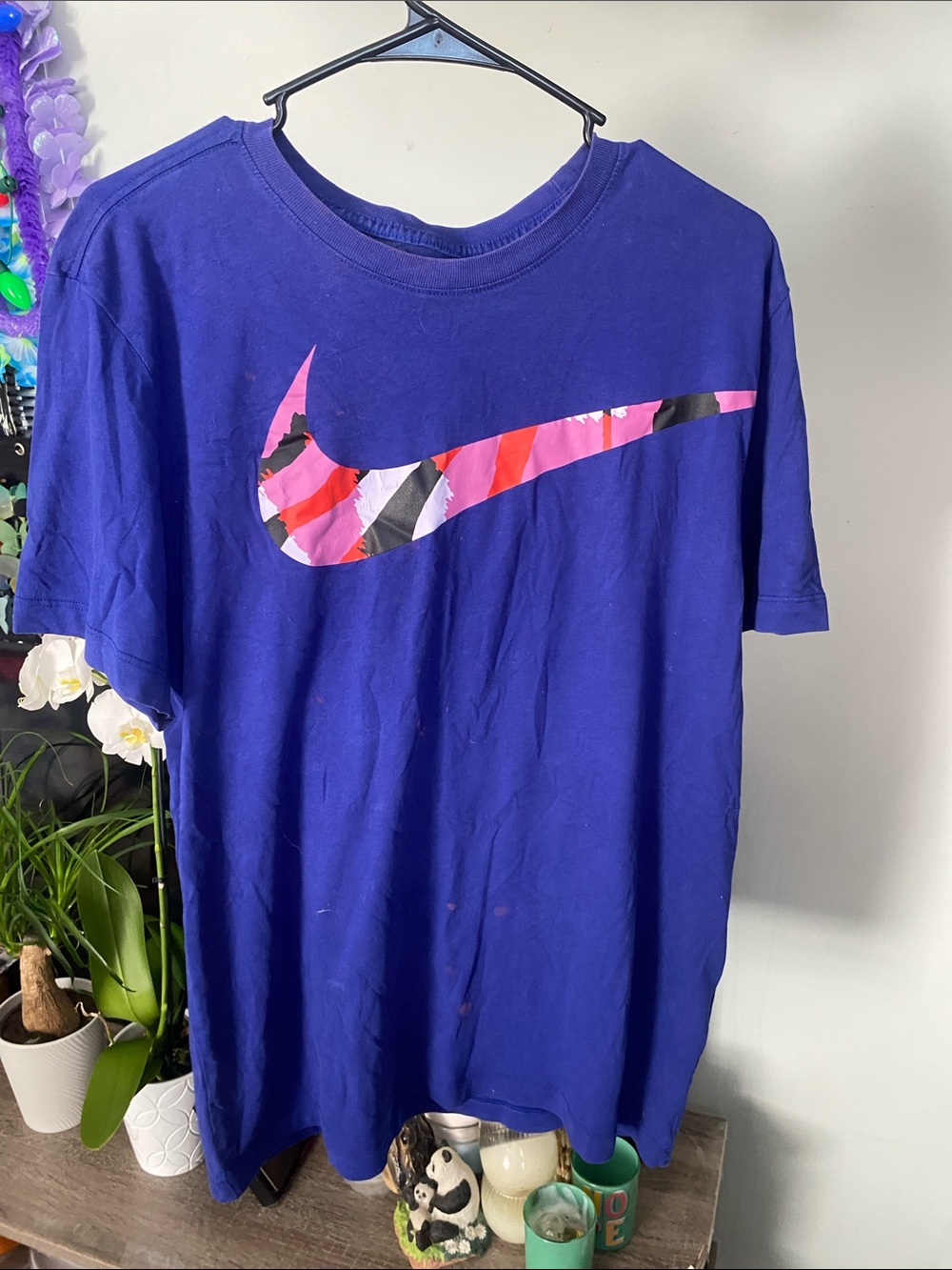 Nike Men’s Blue Tee with Pink & Black Patterned Swoosh